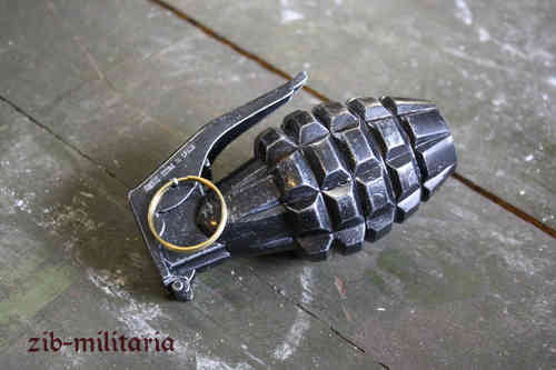 US MK2 "Pinneapple" grenade decoration, metal #738