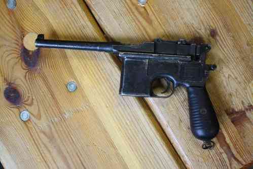 Mauser C96, Deko Pistole (WWII), nur für Dokumentationszwecke noch sichtbar