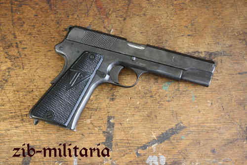 Radom P35, Deko Pistole (WWII), nur für Dokumentationszwecke noch sichtbar