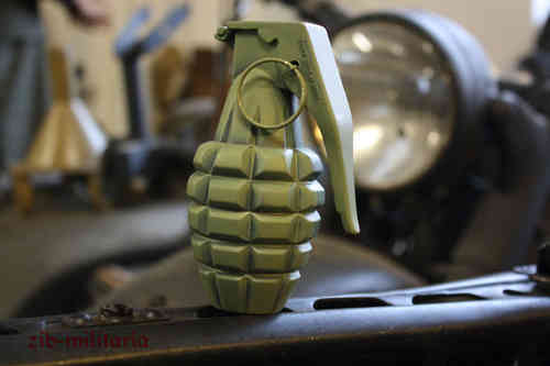 US MK2 "Pinneapple" grenade decoration, metal, Oliv
